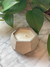 Load image into Gallery viewer, Geometric Candle
